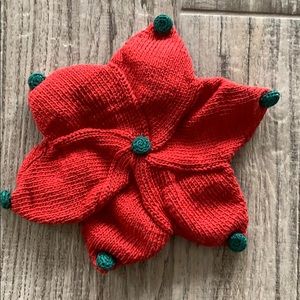EUC poinsettia knit newborn hat